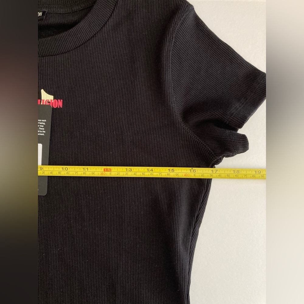 True Religion | NWT Women’s Baby Tee Ribbed Crop Top - Picture 7 of 8